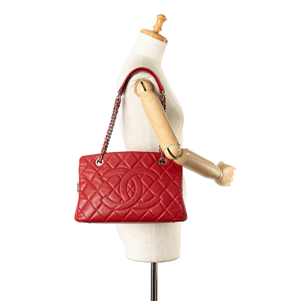 Chanel CC Petite Caviar Soft Tote Red