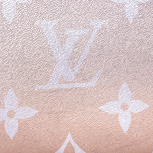 Louis Vuitton Monogram Giant By The Pool Onthego GM Pink