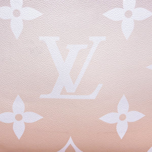 Louis Vuitton Monogram Giant By The Pool Onthego GM Pink