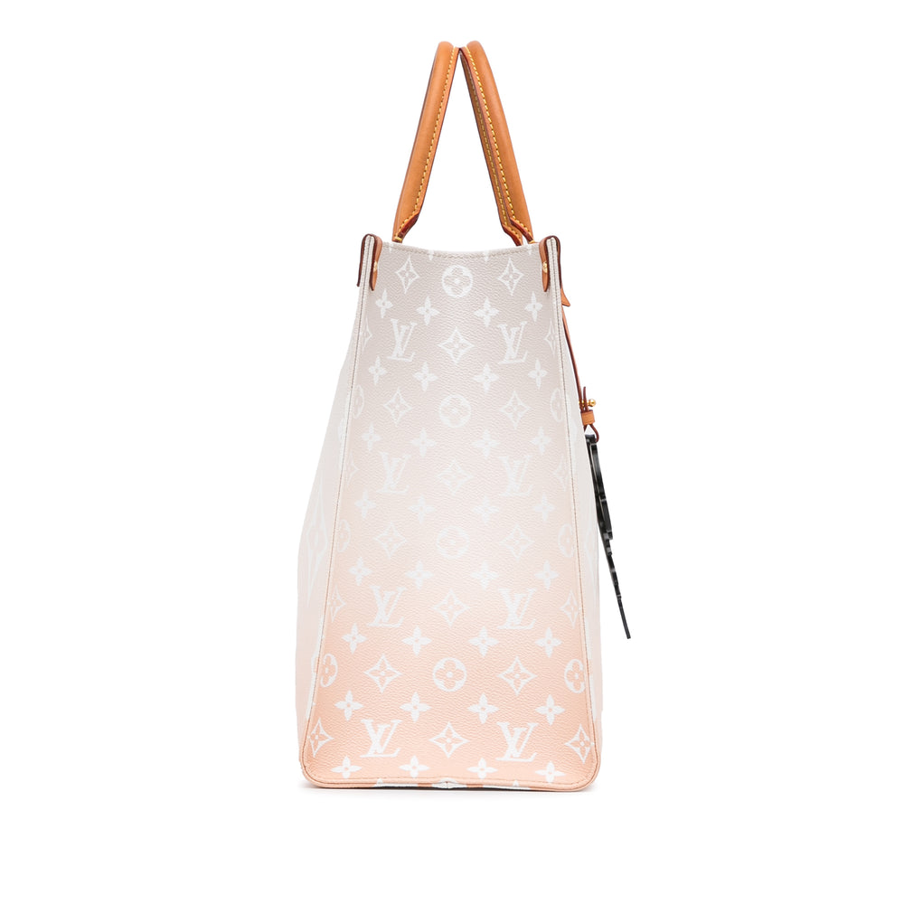 Louis Vuitton Monogram Giant By The Pool Onthego GM Pink