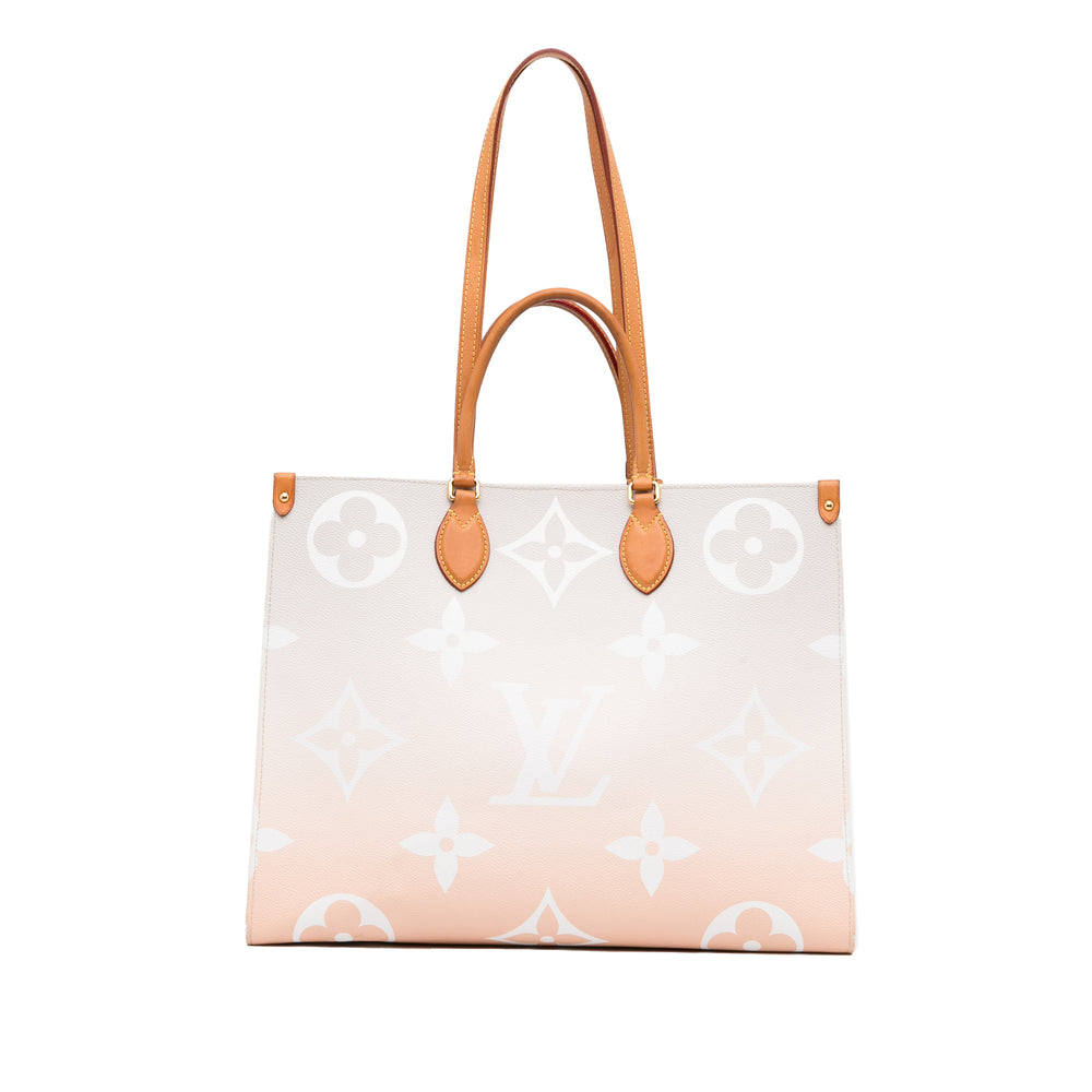 Louis Vuitton Monogram Giant By The Pool Onthego GM Pink