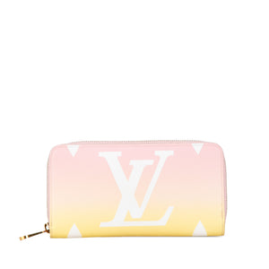 Louis Vuitton Monogram Giant By The Pool Zippy Wallet Pink